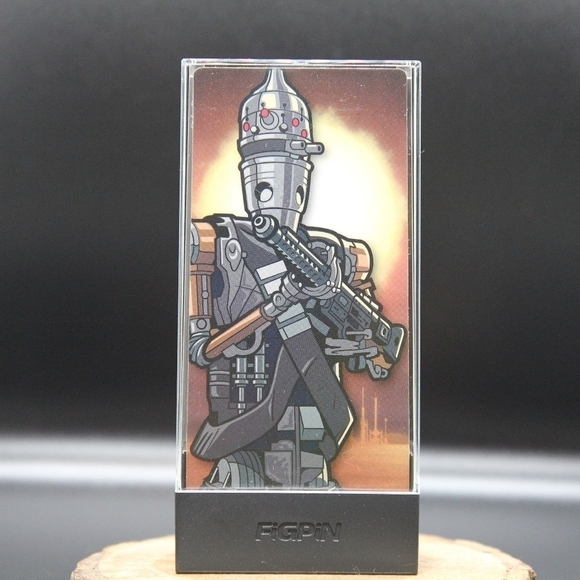 The Mandalorian IG-11 509 Figpin - Picture 3 of 7
